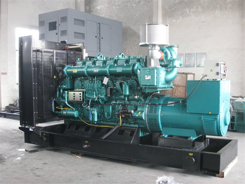 富源200KW 柴油发电机的油耗是多少?